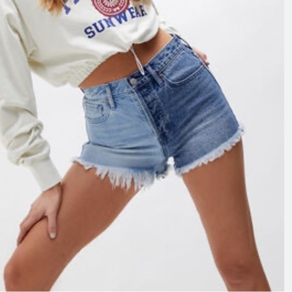R16 PacSun Vintage high rise denim shorts size 0/25 two-tone RAW HEM CUT-OFF